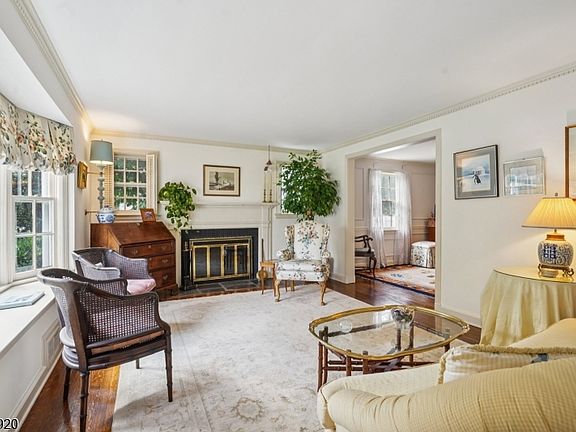 5th image of 66 Springbrook Rd