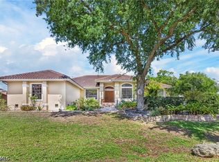 7214 Hendry Creek Dr, Fort Myers, FL 33908