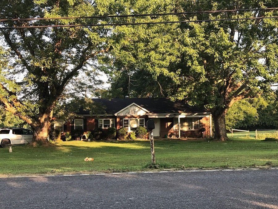 1st image of 605 Dobbins Pike