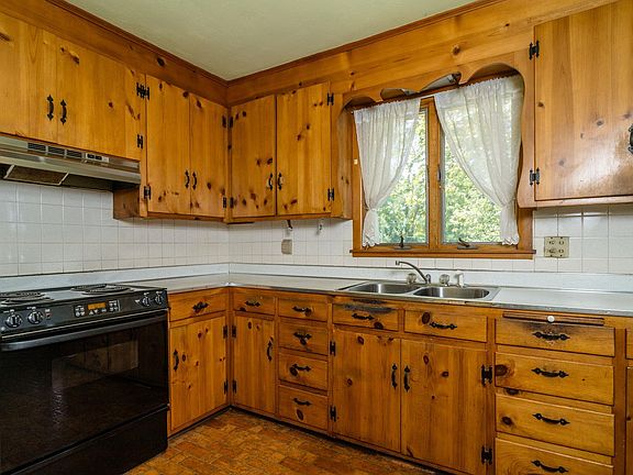 3rd image of 1192 Nelson Dr