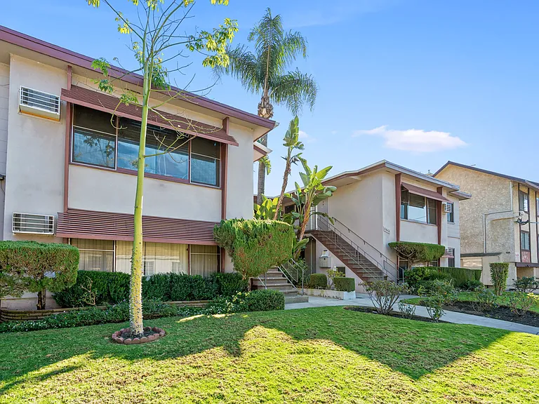 4460 Ensign Ave. — Photo 22