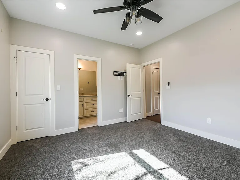 2422 Hadley St — Photo 40