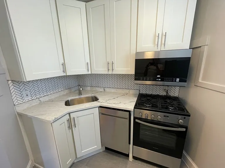 90 Winthrop Shore Dr #7 — Photo 1
