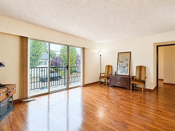 5th image of 2184 E 35th Ave