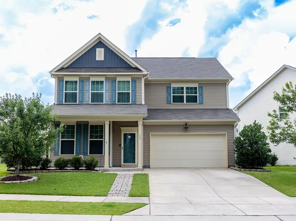 138 Lyonshall St, Fuquay Varina, NC 27526