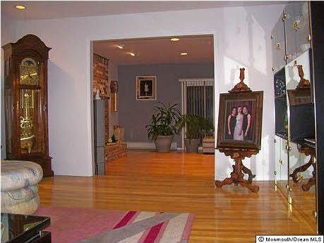 Enormous LR flows in enormous FR