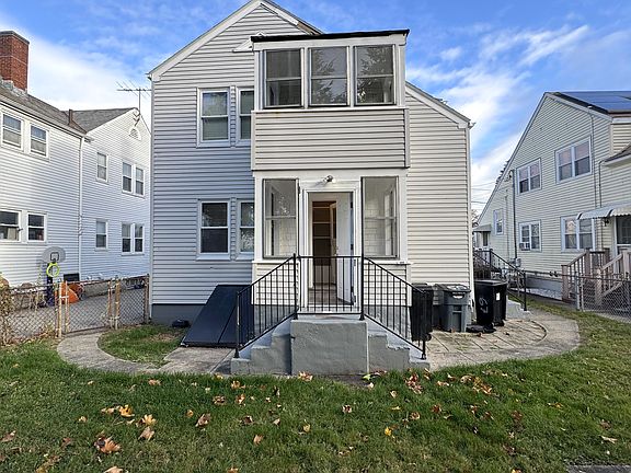 2nd image of 65 65/67 Lawn Ave #1R