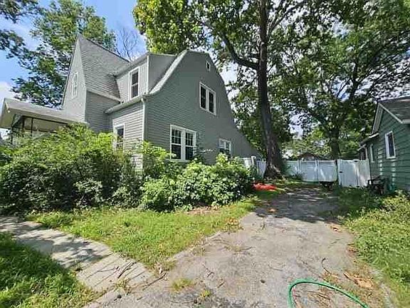 2nd image of 1107 S Maple St