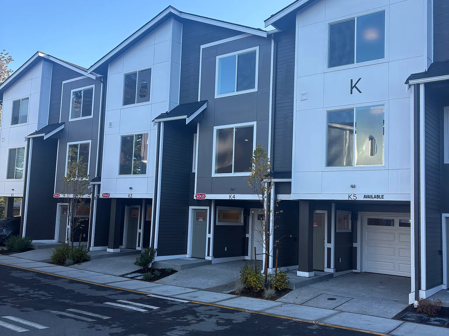 3 bed, 3.5 bath, 1735 sqft, $3,495 — Photo 1