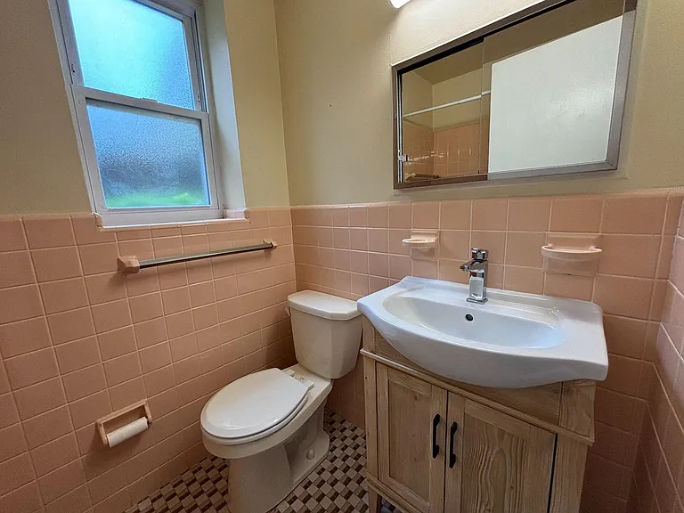200 W Evergreen Ave #1B — Photo 11