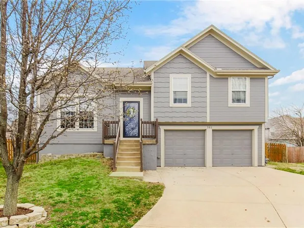 503 N Pine Ct, Gardner, KS 66030