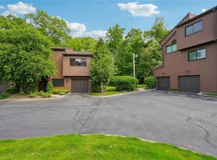 36 Timberline Dr, Nanuet, NY 10954