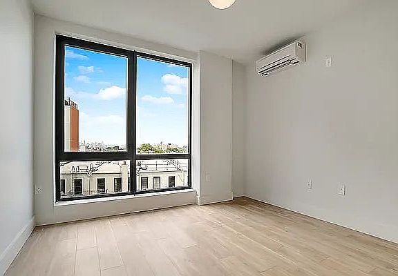4th image of 11 Herkimer St #6Y