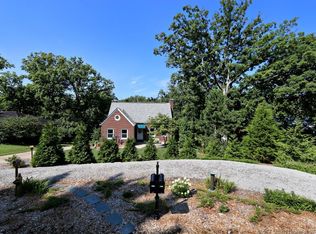 1705 Woodland Rd, New Albany, IN 47150