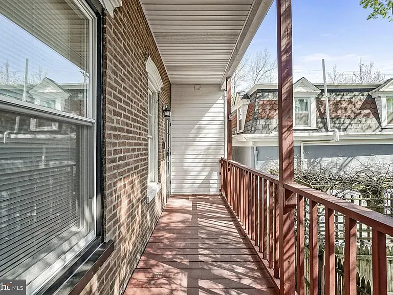 148 Walnut St #2 — Photo 5