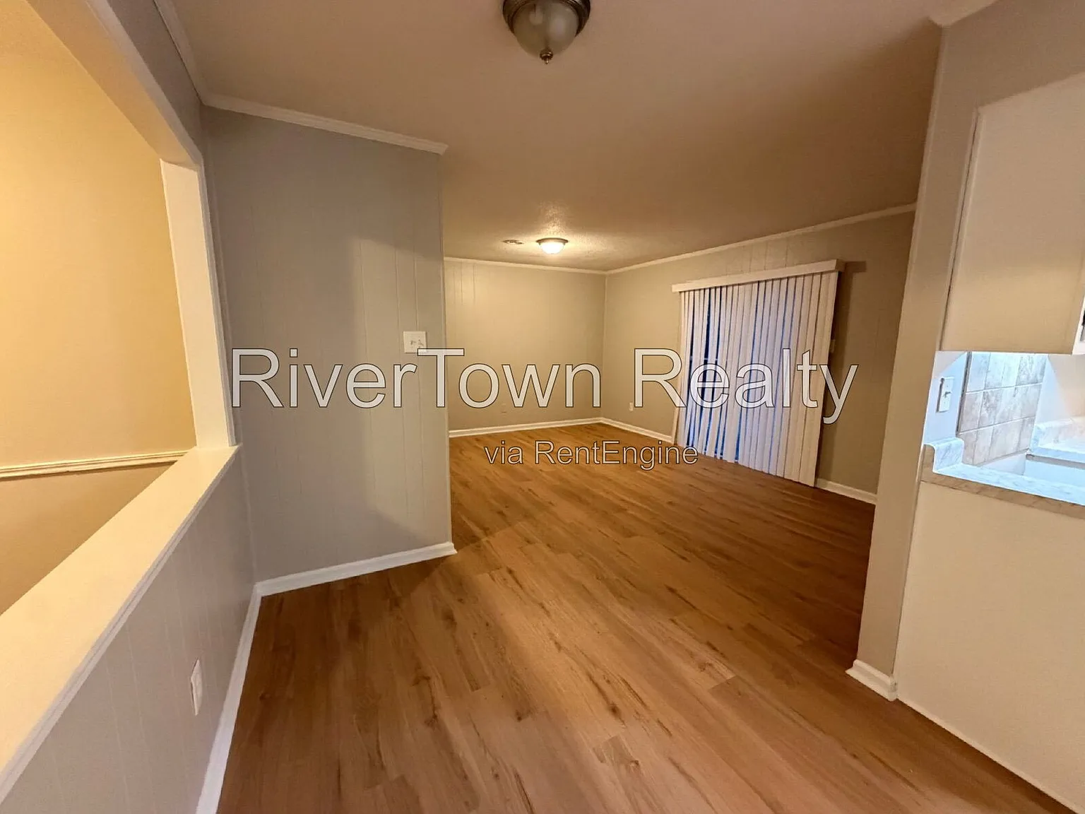 3 bed, 1.5 bath, 1135 sqft, $1,295 — Photo 3