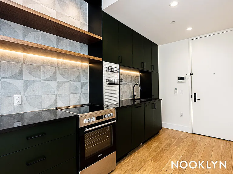 1052 Greene Ave #6C — Photo 7