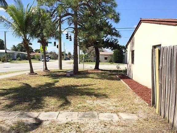 2nd image of 601 NE 56th St
