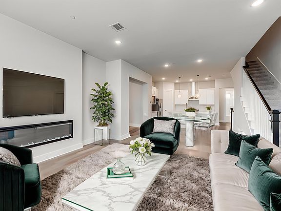 2nd image of 909 Heights Way