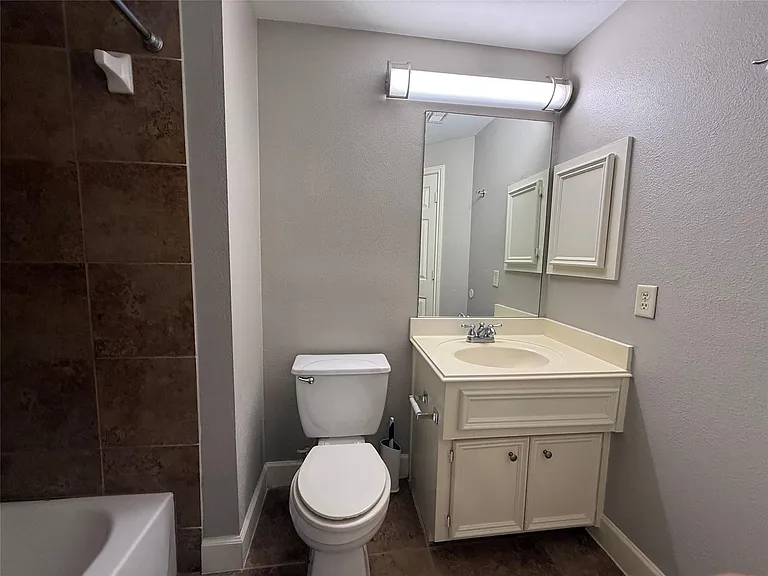 1605 W Dallas St #C — Photo 8