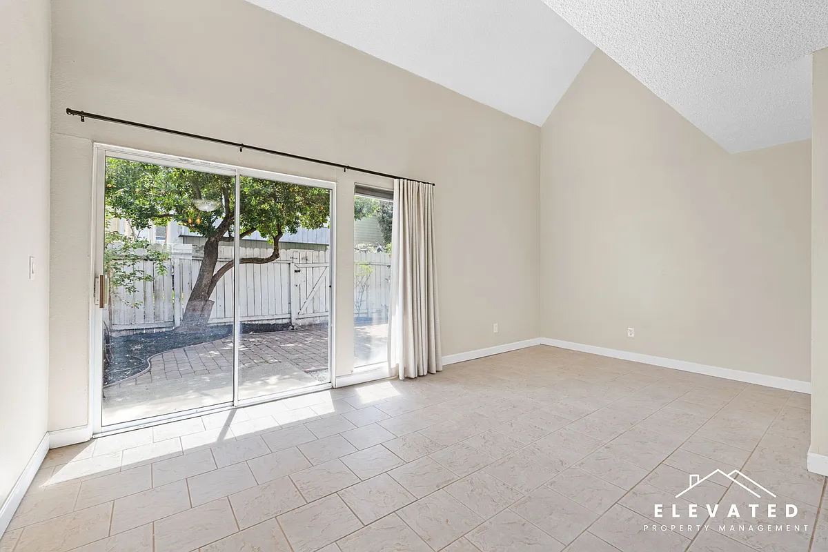 Building Photo - 8244 Windmill Farms Dr #1
