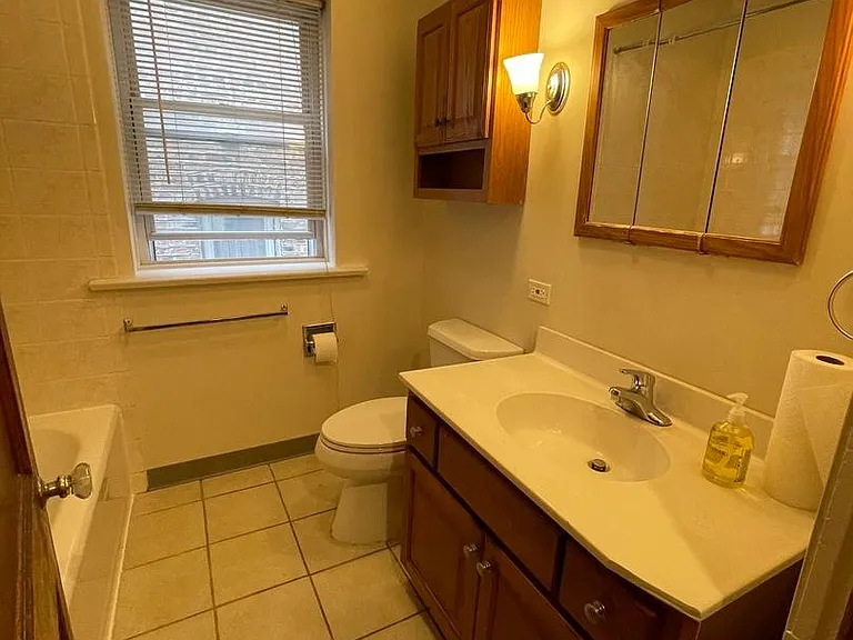 6428 S Langley Ave #2 — Photo 7