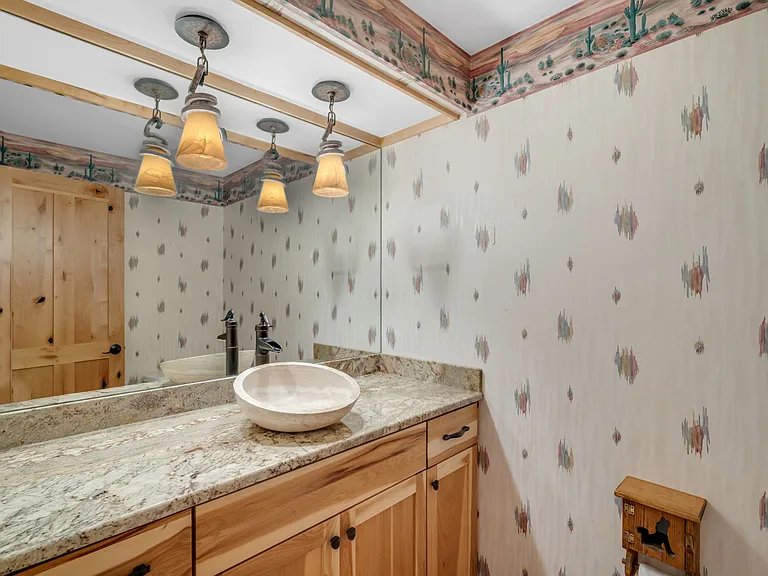 6671 E Mercer Way — Photo 29