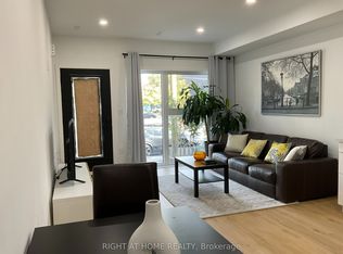 674 Manning Ave, Toronto, ON M6G 2W4