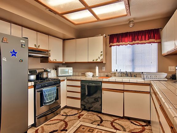 5th image of 5150 Yvonne Way