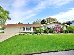 603 Princeton Dr, North Aurora, IL 60542