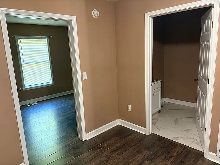 277 Richmond Ave — Photo 15