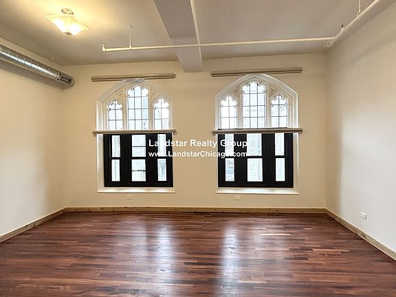 3rd image of 4611 S Ellis Ave #205