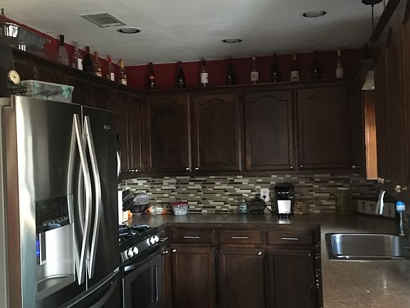 5th image of 1903 La Fontaine Ln