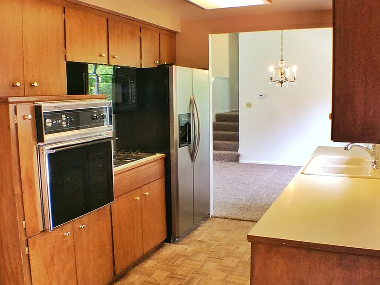 15220 NE 3rd Pl — Photo 9