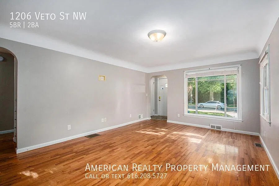 5 bed, 1681 sqft, $3,000 — Photo 4