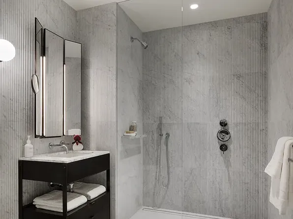 135 East 47th Street image 8 of 12