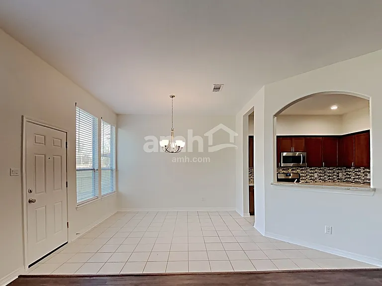 2204 Perkins Crossing Dr — Photo 4