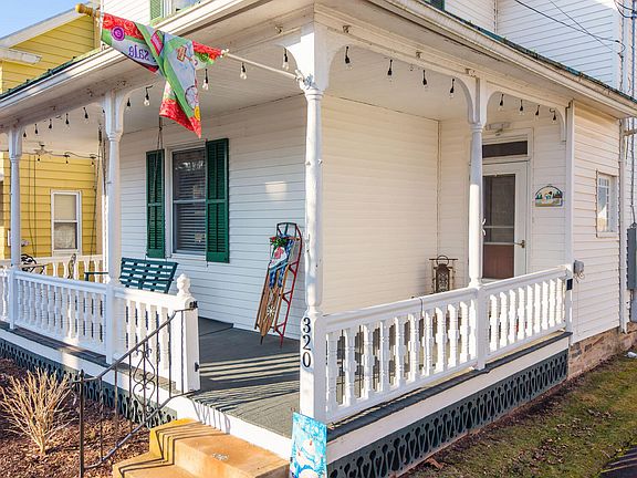 3rd image of 320 3rd St