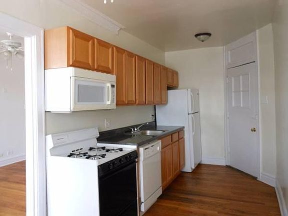 2nd image of 4801 N Fairfield Ave APT 01