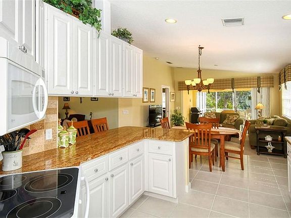 5th image of 7631 Pesaro Dr