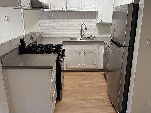 3rd image of 711 Westmount Dr APT 101