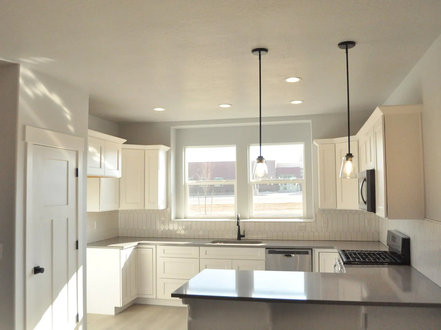 4336 Rex Peak Way — Photo 2
