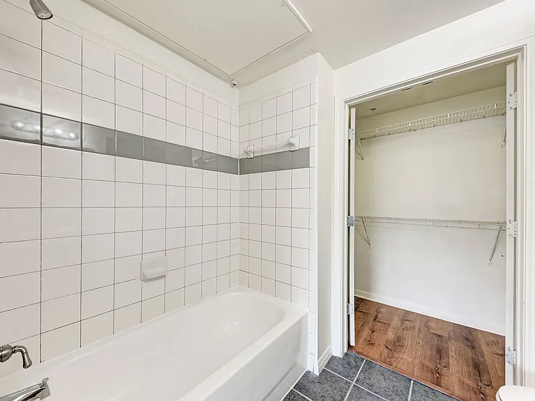 2502 Leon St #518 — Photo 20