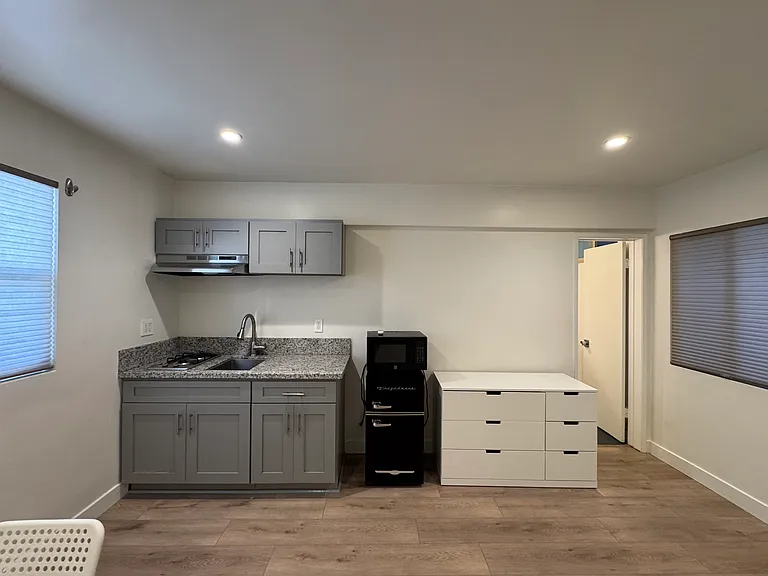 1635 Lake St #7 — Photo 8