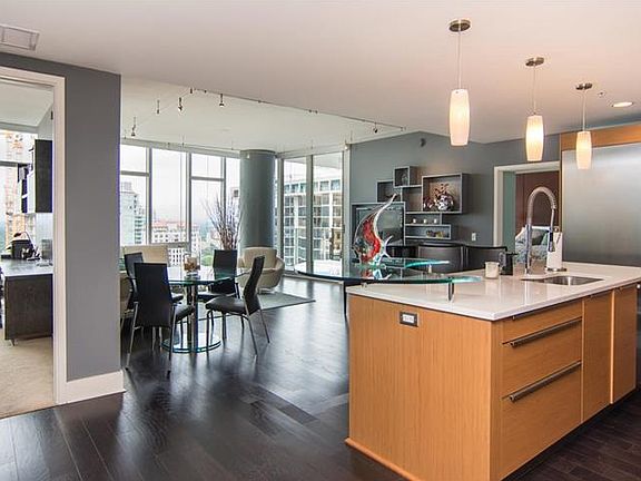 4th image of 175 1st St S APT 2601