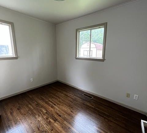 5th image of 605 E Fort Worth Pl
