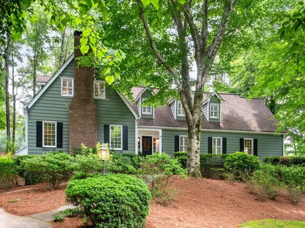 8950 Huntcliff Trce, Sandy Springs, GA 30350