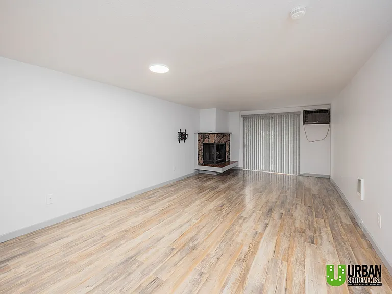 2121 E Upriver Dr #32 — Photo 9