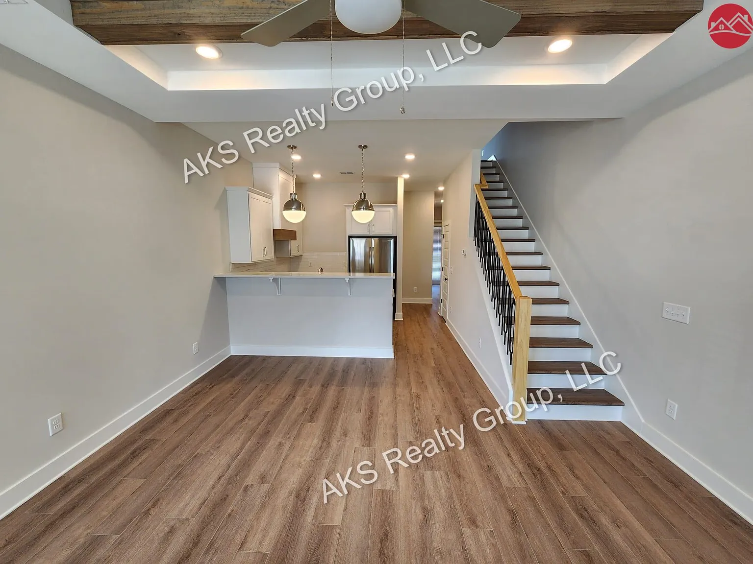 3 bed, 1500 sqft, $2,450 — Photo 3