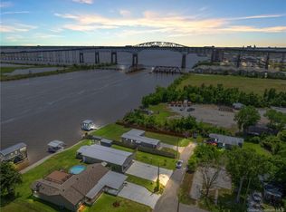 610 Riverside Dr, Westlake, LA 70669